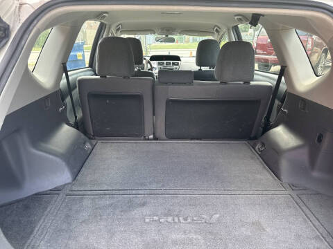 2014 Toyota Prius v Two