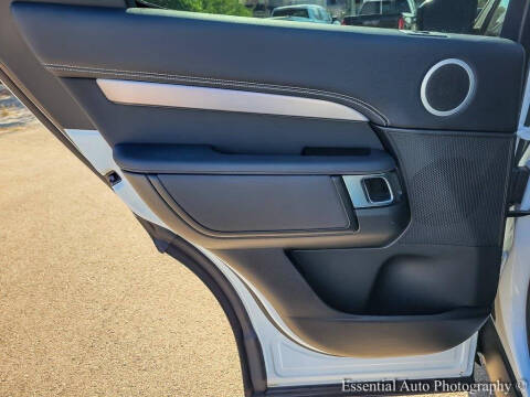 2024 Land Rover Discovery P300 Dynamic SE