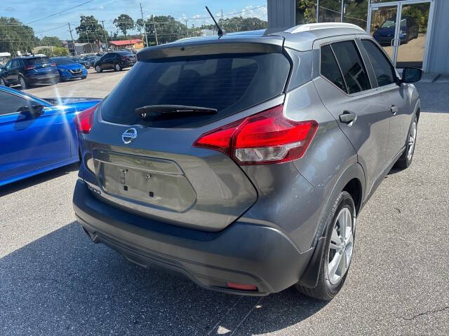 2019 Nissan Kicks S