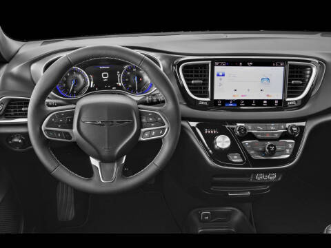 2025 Chrysler Voyager LX