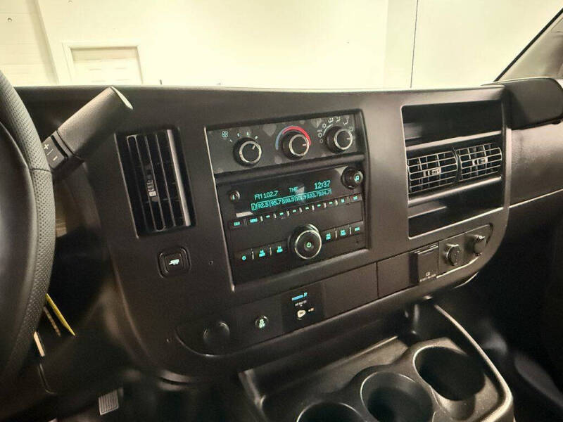 2017 GMC Savana 2500