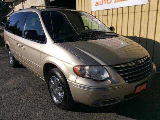 2005 chrysler town and country van for sale