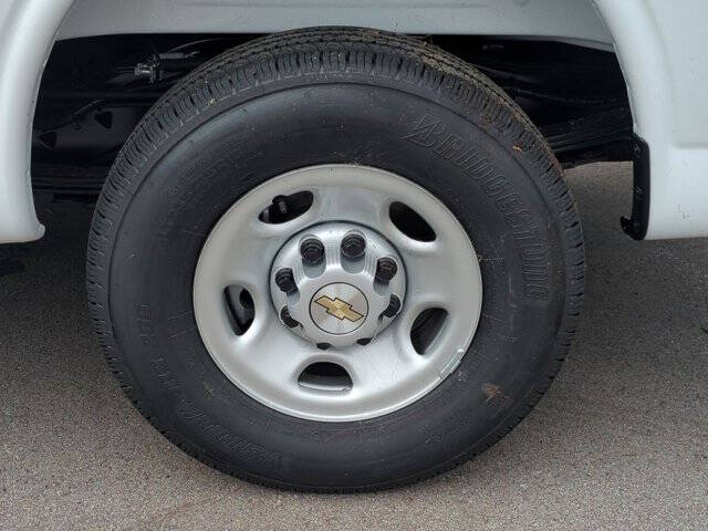 2025 Chevrolet Express 2500