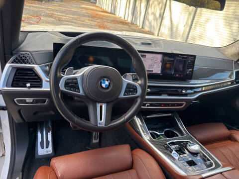 2023 BMW X7 M60i