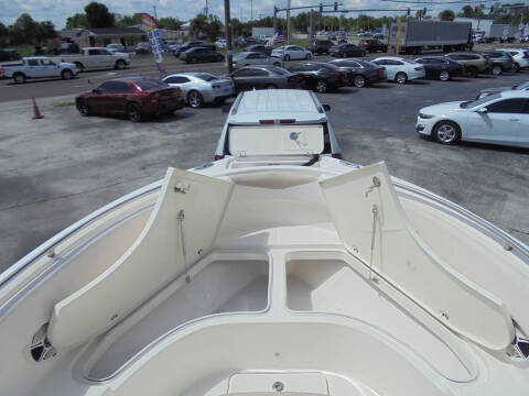 2017 Robalo R222
