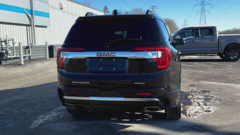 2023 GMC Acadia Denali