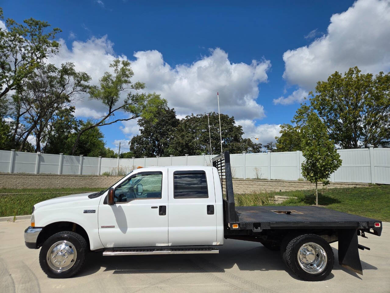 2004 Ford F-550 Super Duty 2