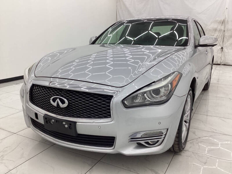 2015 INFINITI Q70 3.7's photo