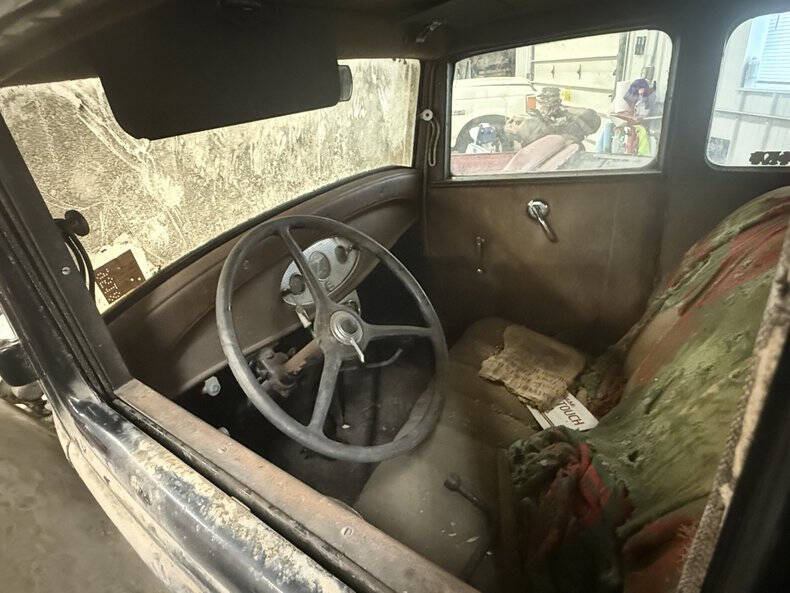 1932 Ford 5-Window