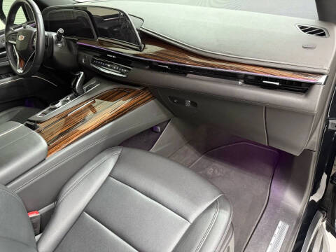 2023 Cadillac Escalade ESV Luxury