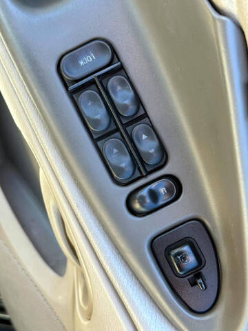 2004 Ford Mustang Deluxe