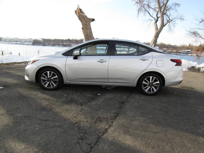 2023 Nissan Versa SV