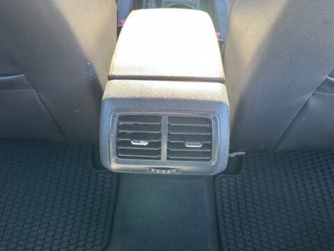 2017 Volkswagen Golf GTI Sport