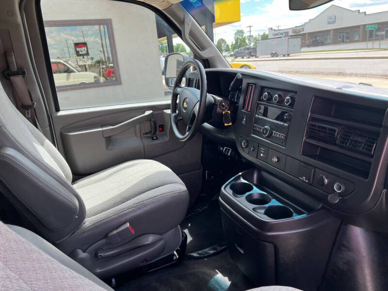 2016 Chevrolet Express LT 2500