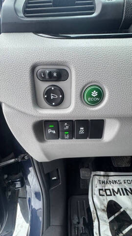 2020 Honda Pilot Touring w/Rear Captain's Chairs