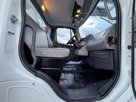 2019 Freightliner M2 106