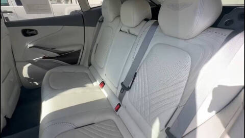 2021 Aston Martin DBX