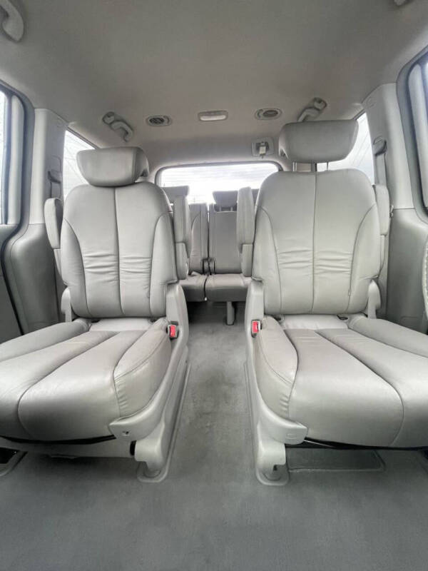 2007 Hyundai Entourage GLS