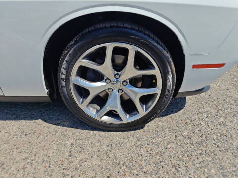 2016 Dodge Challenger SXT Plus