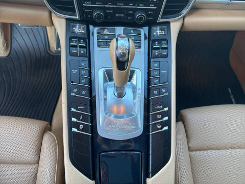 2012 Porsche Panamera 4