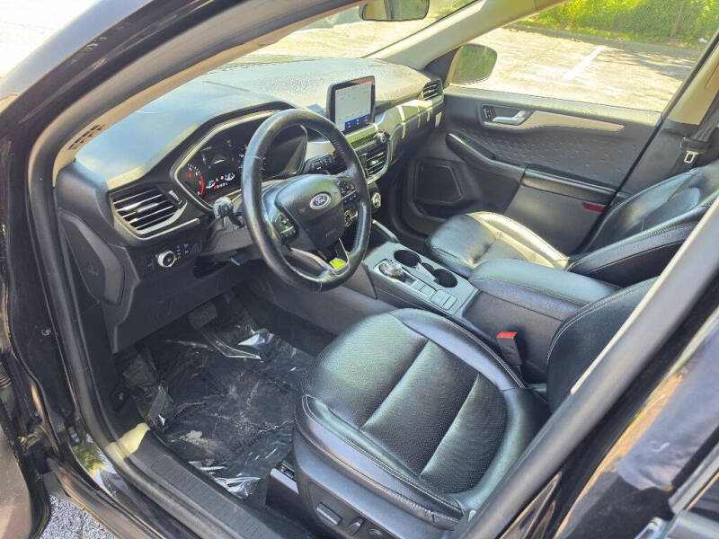 2020 Ford Escape SEL