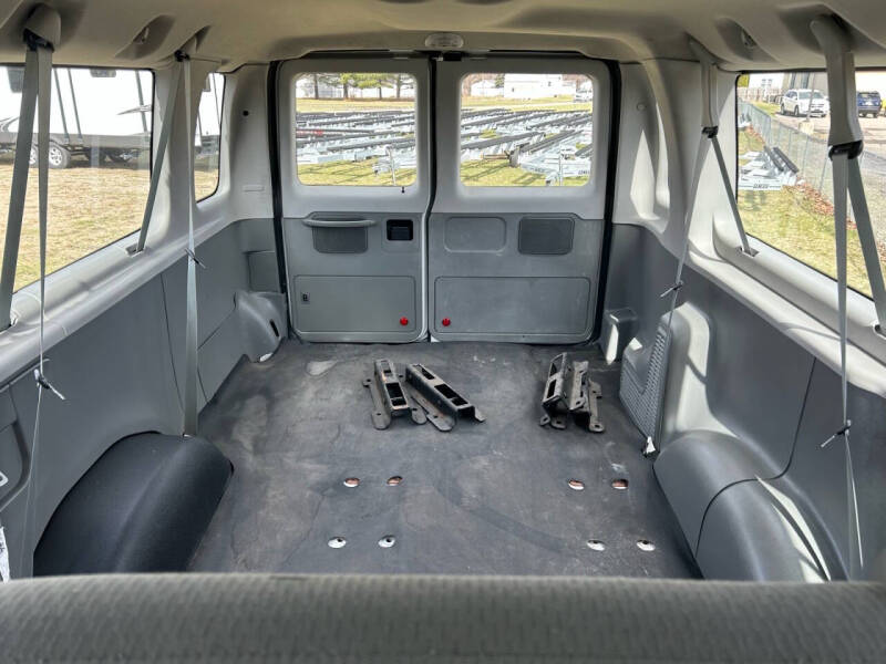 2011 Ford E-Series E-350 SD XLT