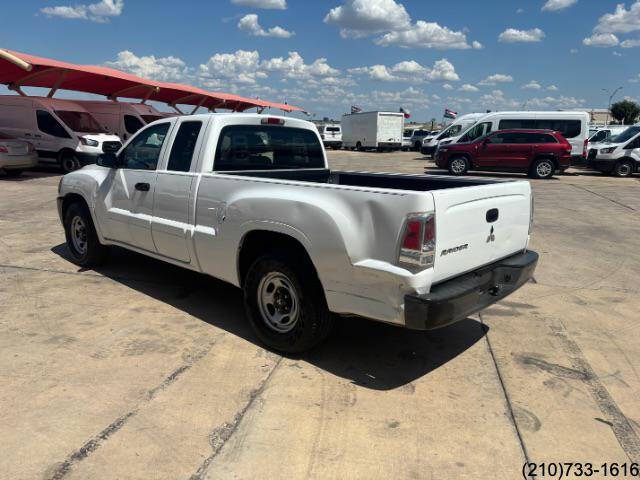 2006 Mitsubishi Raider LS