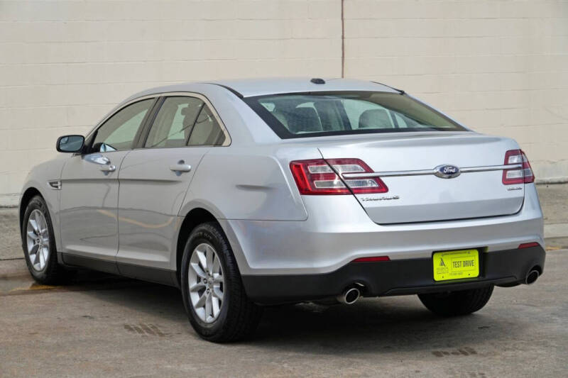 2015 Ford Taurus