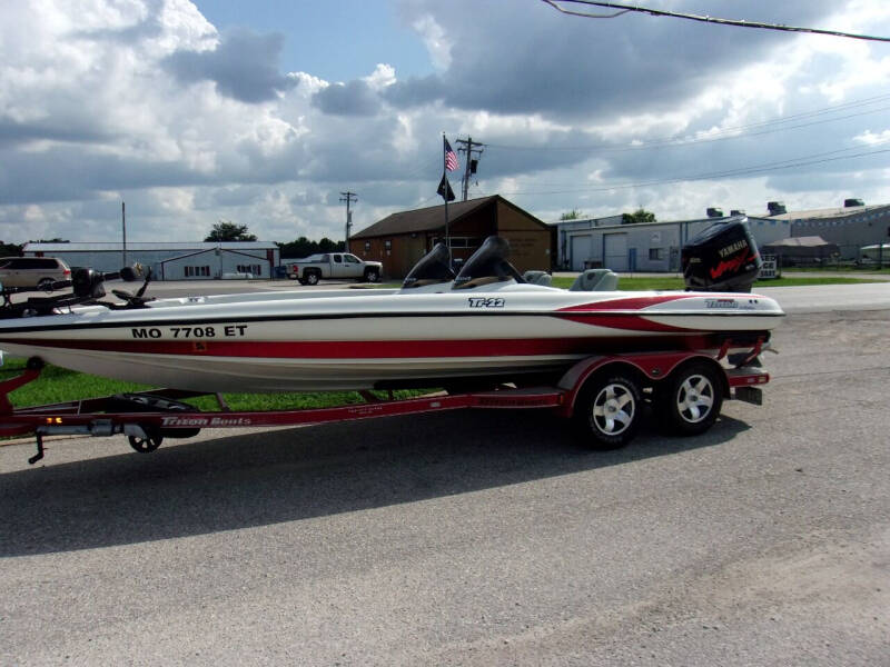 2001 Triton tr22dcpd