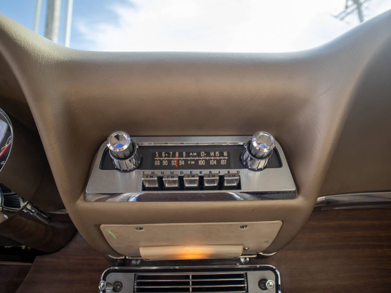 1963 Ford Thunderbird 49