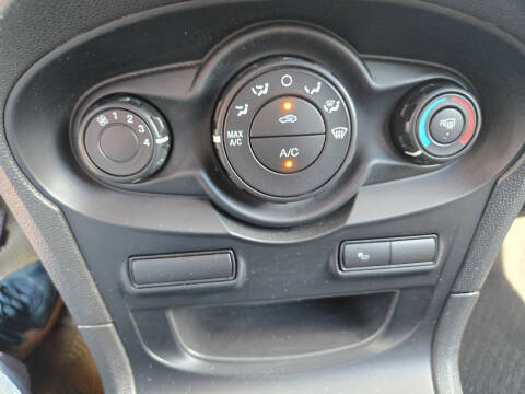 2013 Ford Fiesta SE