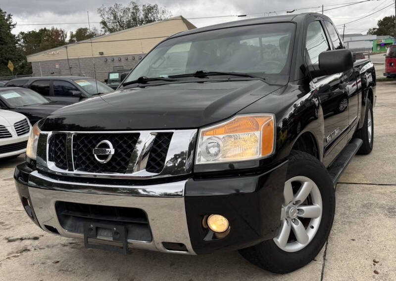 2012 Nissan Titan SV's photo