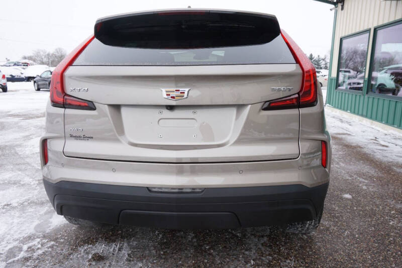 2024 Cadillac XT4 Luxury