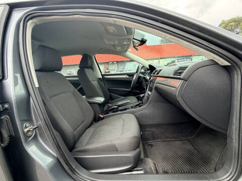 2012 Volkswagen Passat S PZEV