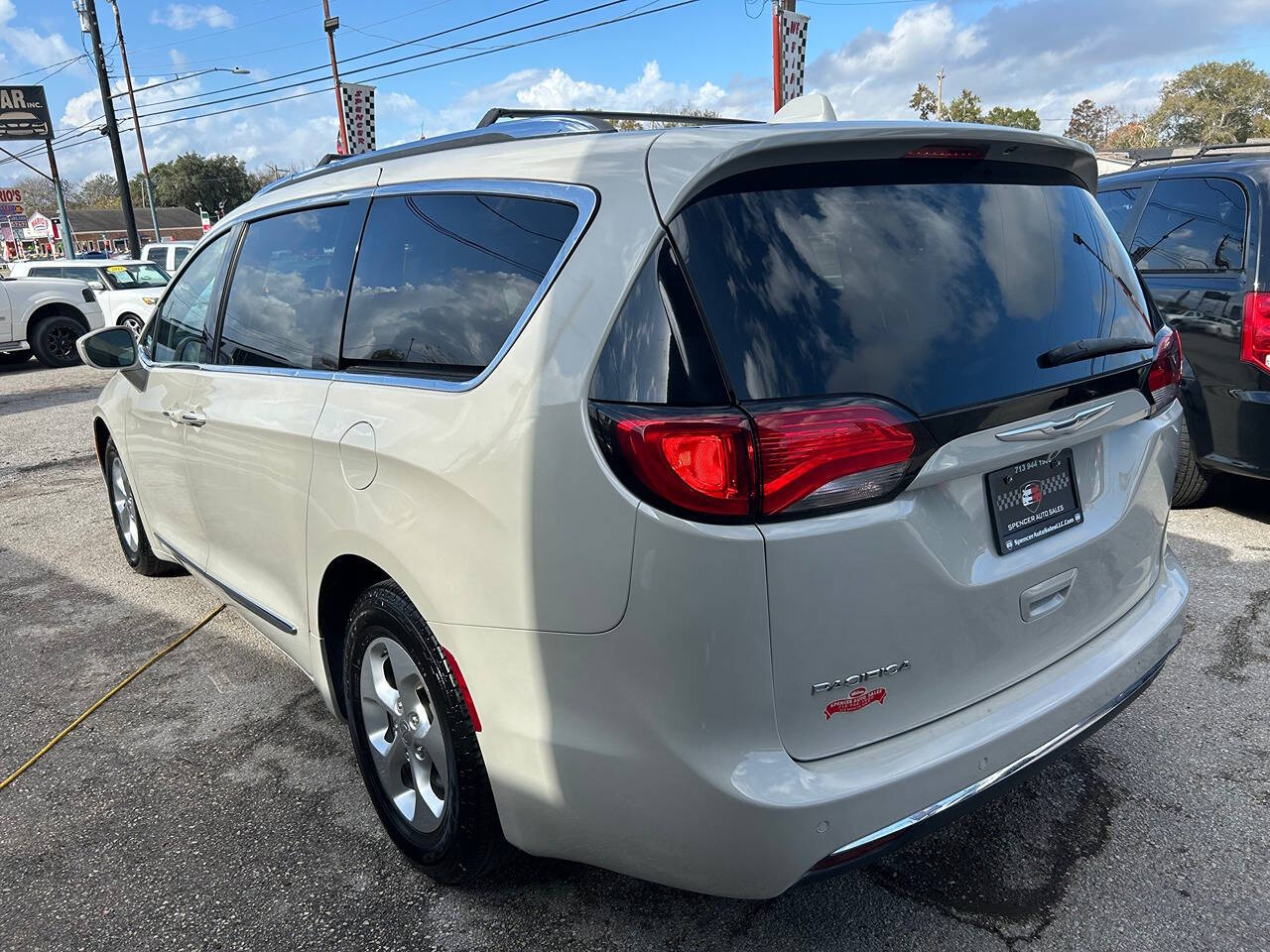 2017 Chrysler Pacifica for sale at SPENCER AUTO SALES in South Houston, TX