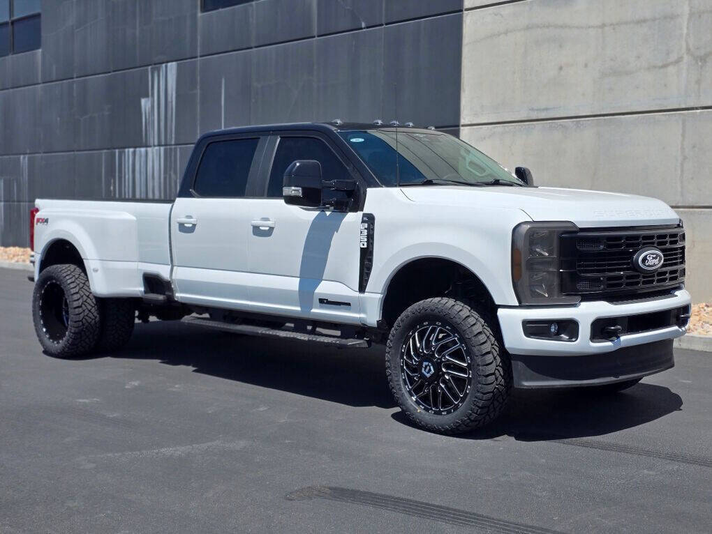 2023 Ford F-350 Super Duty XL's photo