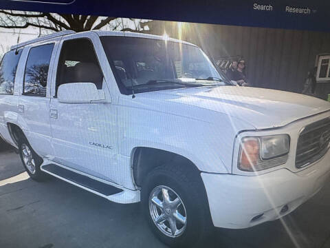 2000 Cadillac Escalade