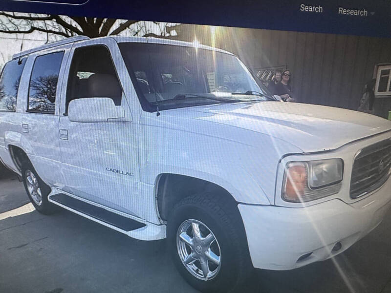 2000 Cadillac Escalade