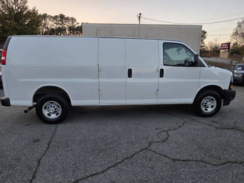 2022 Chevrolet Express 2500