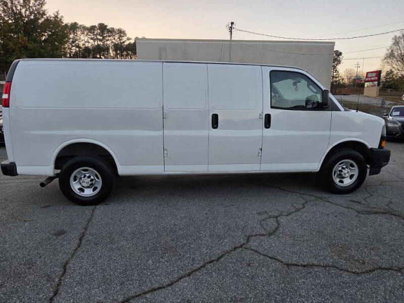 2022 Chevrolet Express 2500