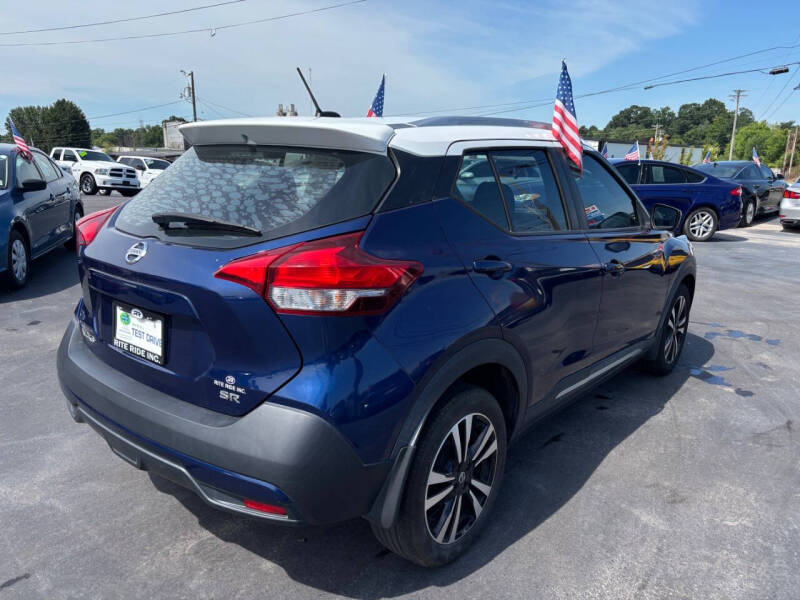 2018 Nissan Kicks SR