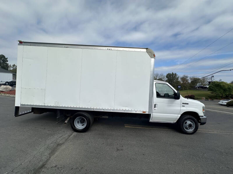2013 Ford E-Series E-350 SD