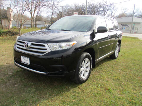 2013 Toyota Highlander for sale at Triangle Auto Sales in Elgin IL