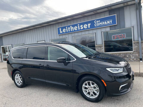 2022 Chrysler Pacifica for sale at Leitheiser Car Company in West Bend WI