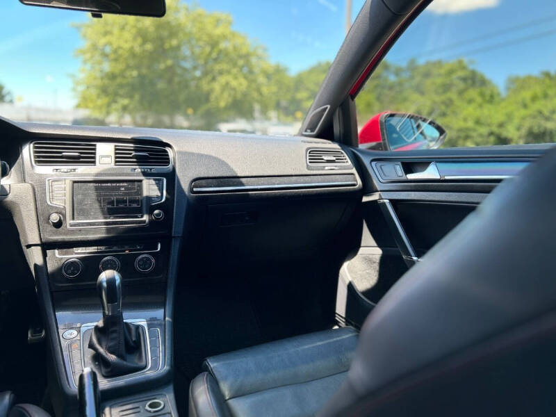 2017 Volkswagen Golf GTI SE