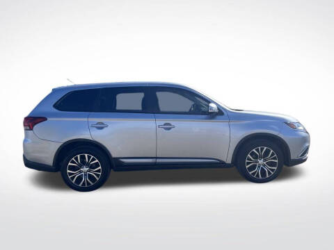 2016 Mitsubishi Outlander SE