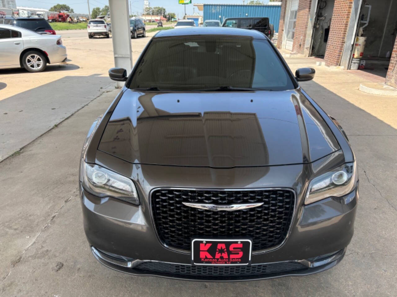 2019 Chrysler 300 for sale at Kansas Auto Sales in Ulysses, KS