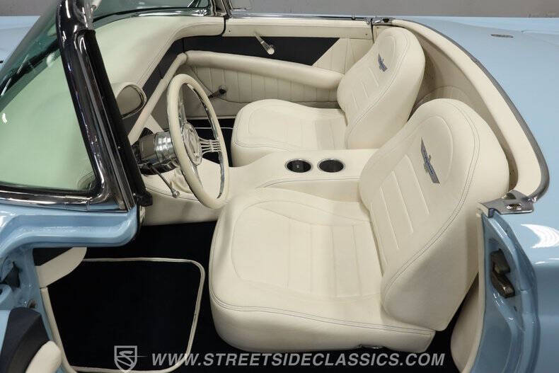 1957 Ford Thunderbird