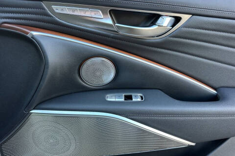 2020 Kia K900 Luxury