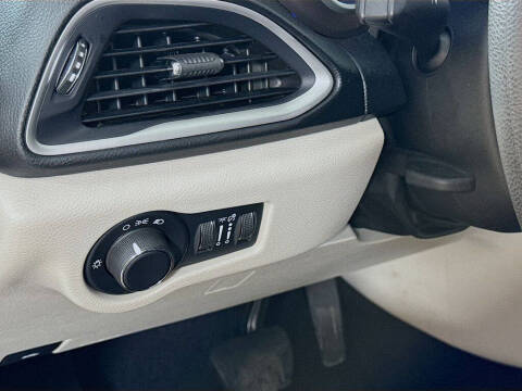 2017 Chrysler Pacifica LX